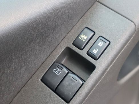 Used 2013 Nissan Frontier PRO-4X AWD/4WD image 53