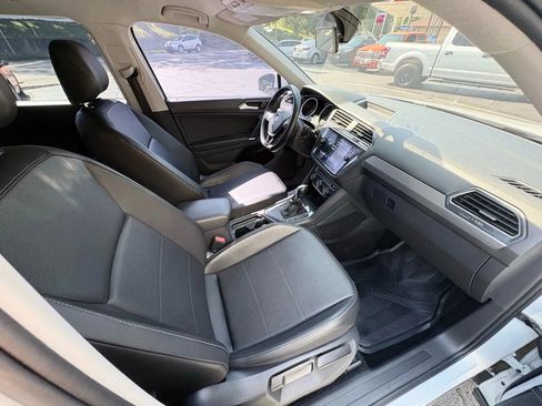 Used 2018 Volkswagen Tiguan SE image 24