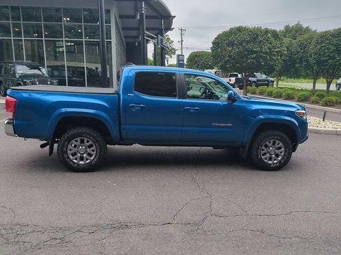 Used 2016 Toyota Tacoma SR5 w/ SR5 Appearance Package (SN) AWD/4WD image 8