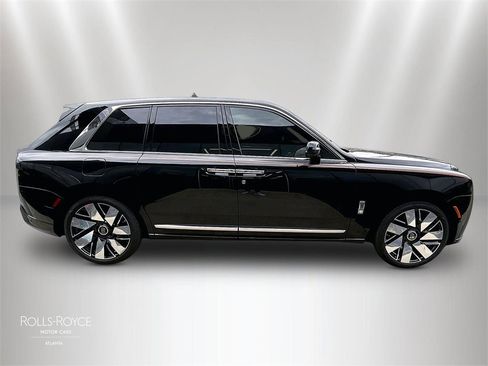 Certified 2025 Rolls-Royce Cullinan image 6