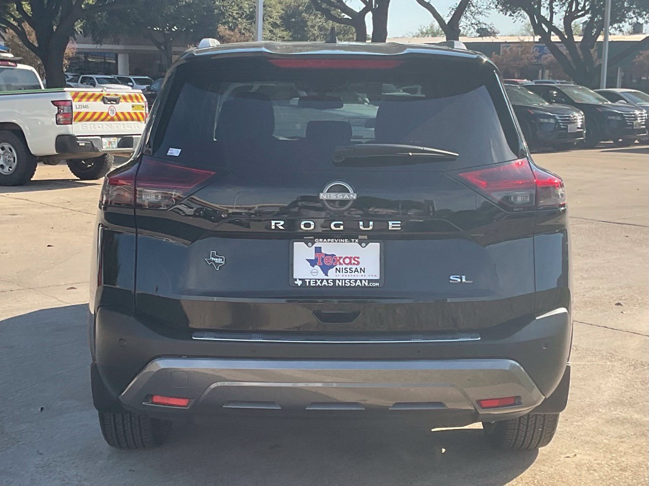 Used 2023 Nissan Rogue SL w/ SL Premium Package FWD image 5