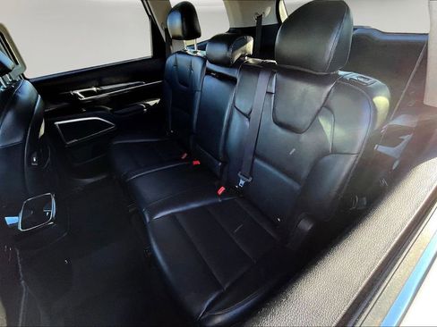 Used 2022 Kia Telluride LX image 23
