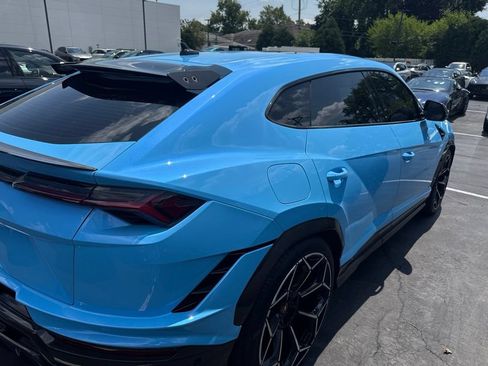 Used 2024 Lamborghini Urus Performante AWD/4WD image 7