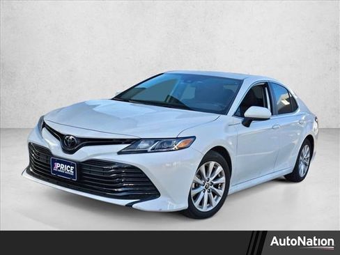 Used 2020 Toyota Camry LE image 1