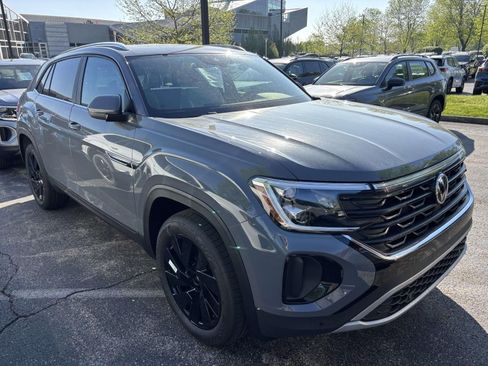 New 2026 Volkswagen Atlas Cross Sport SE AWD/4WD image 2