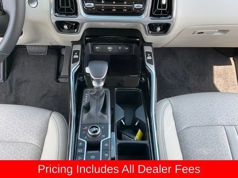 Certified 2023 Kia Sorento SX AWD/4WD image 25