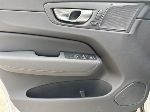 New 2026 Volvo XC60 B5 Ultra w/ Climate Package image 12