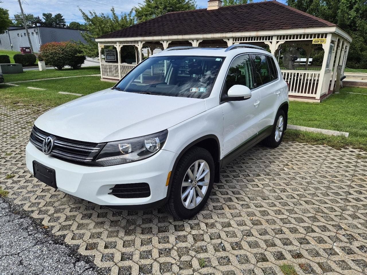 Used 2017 Volkswagen Tiguan Wolfsburg Edition AWD/4WD image 3