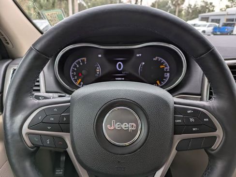 Used 2018 Jeep Grand Cherokee Limited w/ Luxury Group II image 34