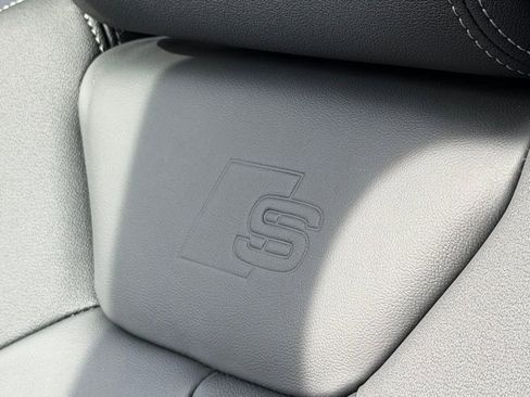 New 2025 Audi Q3 2.0T Premium image 30