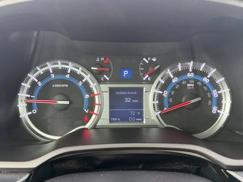 Used 2014 Toyota 4Runner SR5 AWD/4WD image 23