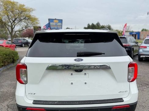 Used 2021 Ford Explorer XLT w/ Equipment Group 202A AWD/4WD image 6