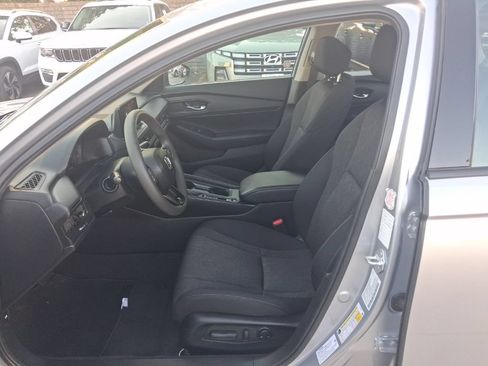 Used 2025 Honda Accord SE image 4