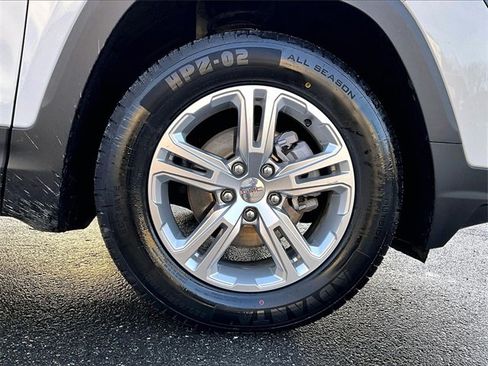 Used 2024 GMC Terrain SLE image 9