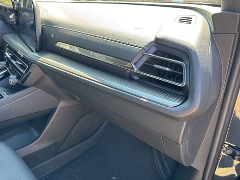Used 2026 Chevrolet Traverse LT w/ LPO, Floor Liner Package AWD/4WD image 12