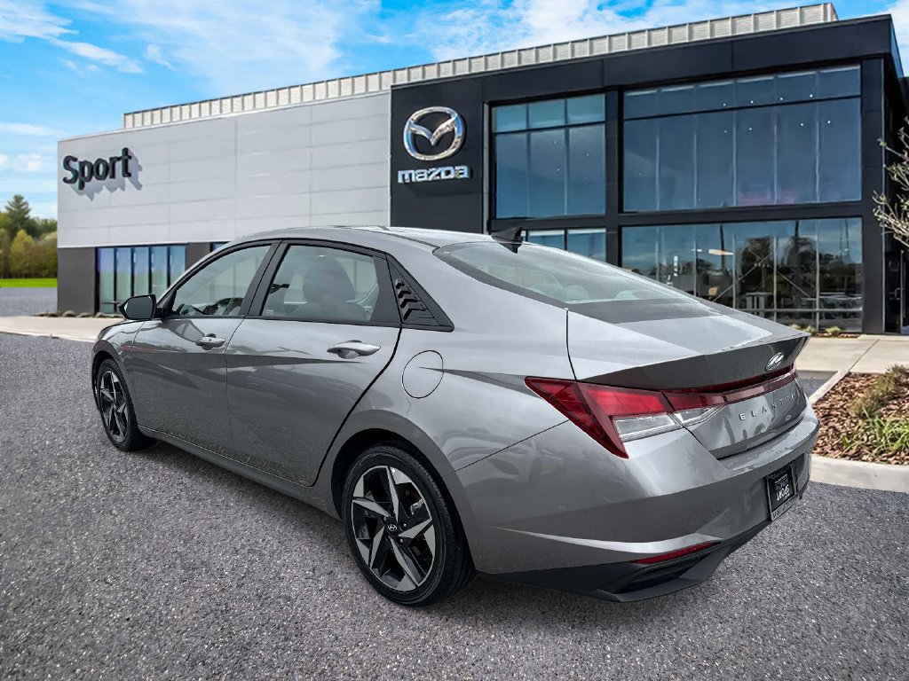 Used 2023 Hyundai Elantra SEL w/ Convenience Package FWD image 6