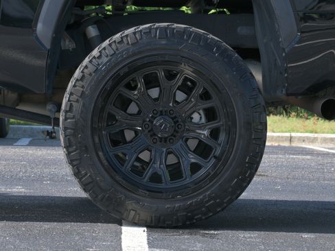 Used 2022 Toyota Tundra SR5 w/ SR5 Convenience Package AWD/4WD image 35