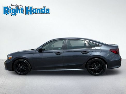 Used 2025 Honda Civic Sport image 3