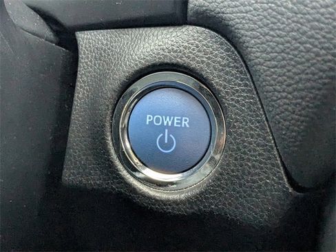 Used 2022 Toyota RAV4 XLE image 31