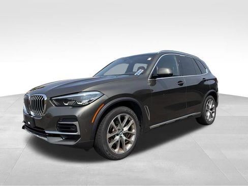 Used 2023 BMW X5 xDrive40i w/ Premium Package AWD/4WD image 3