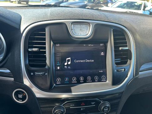 Used 2017 Chrysler 300 Limited w/ Value Package image 21