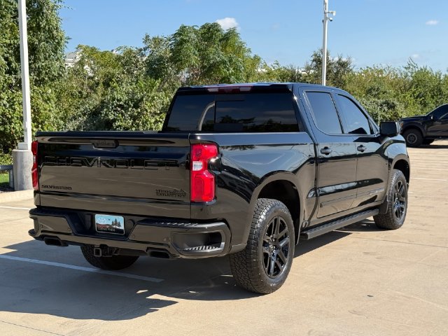 Used 2024 Chevrolet Silverado 1500 High Country w/ Midnight Edition AWD/4WD image 2
