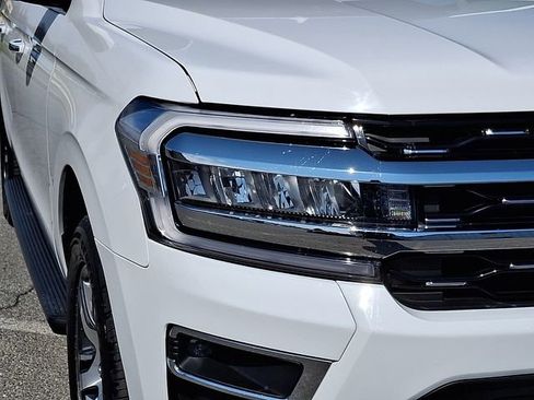 Used 2024 Ford Expedition Max Limited image 9