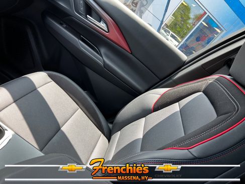 Used 2025 Chevrolet Equinox EV RS AWD/4WD image 19