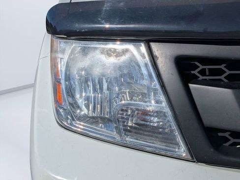 Used 2020 Nissan Frontier SV RWD image 9