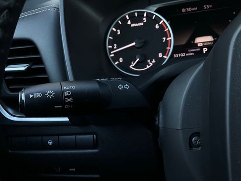 Used 2025 Nissan Rogue SV image 34