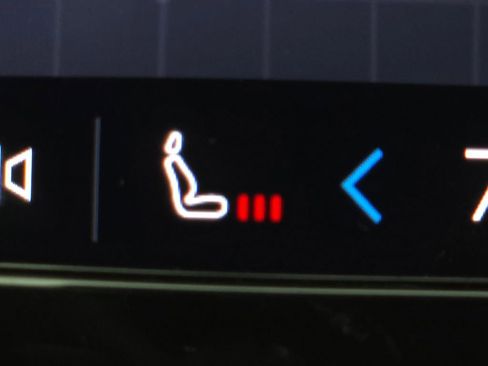 Used 2025 Volvo V60 B5 Cross Country Plus image 9