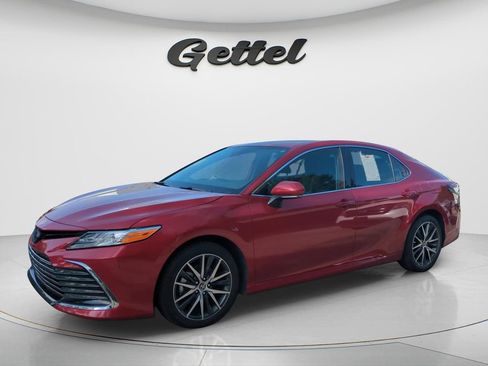 Used 2024 Toyota Camry XLE FWD image 1