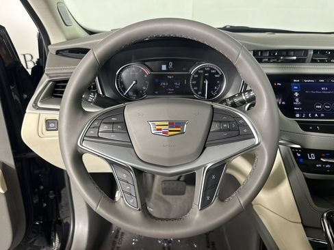 Used 2025 Cadillac XT5 Premium Luxury FWD image 24