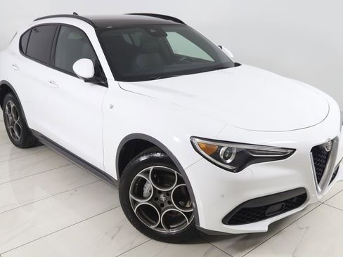 Used 2023 Alfa Romeo Stelvio Ti image 19