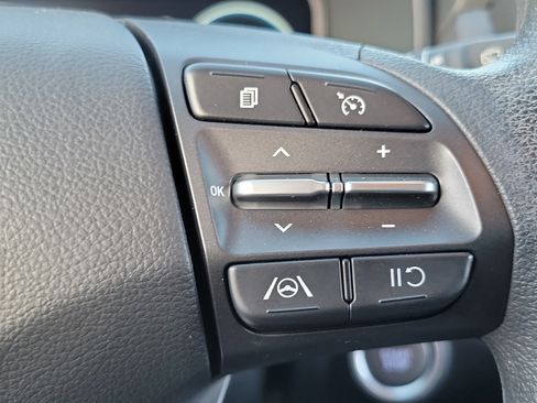 Used 2023 Hyundai Kona SE image 8