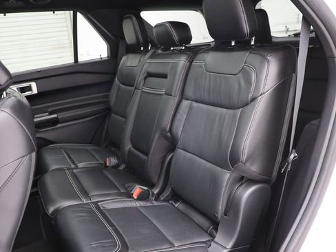 Used 2022 Ford Explorer ST w/ Equipment Group 401A image 11