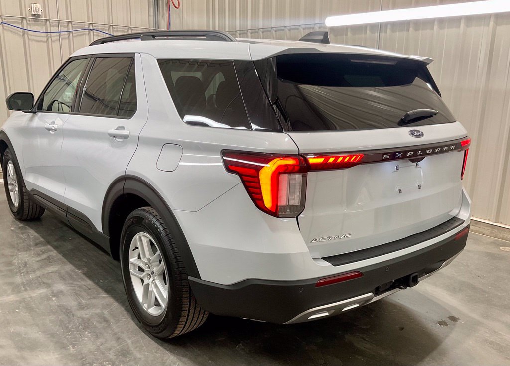 Used 2026 Ford Explorer Active w/ Active Comfort Package RWD image 22