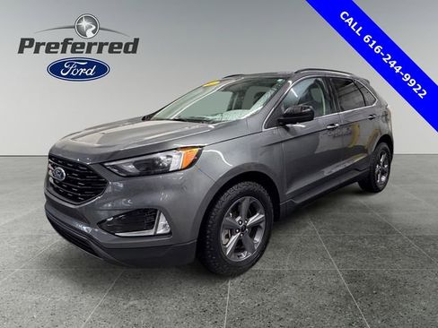 Used 2022 Ford Edge SEL w/ Sport Appearance Package image 2