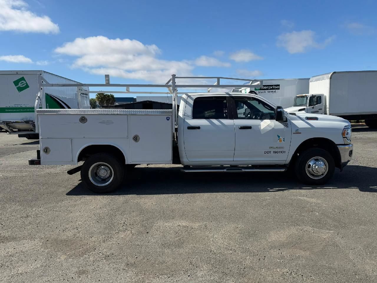 Used 2024 RAM 3500 Big Horn AWD/4WD image 2