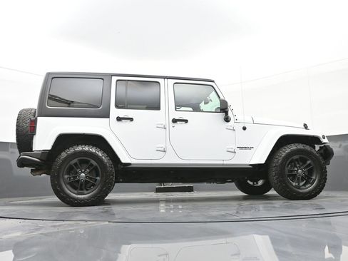 Used 2017 Jeep Wrangler Unlimited Sahara image 41
