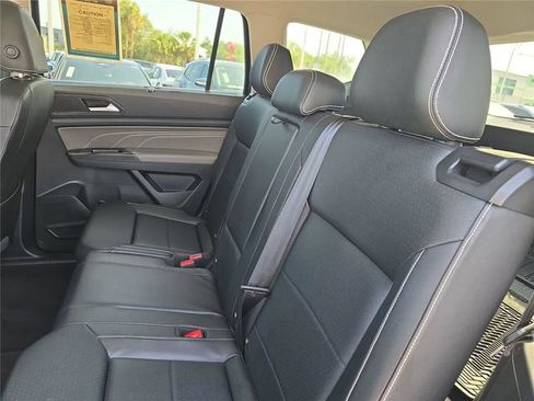 Used 2023 Volkswagen Atlas SE w/ Panoramic Sunroof Package FWD image 13