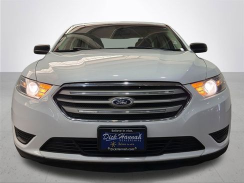 Used 2015 Ford Taurus SE image 4