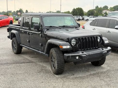 Used 2023 Jeep Gladiator Sport AWD/4WD image 24