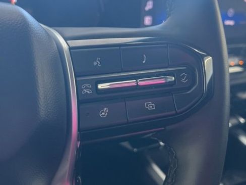 Used 2023 Chevrolet Colorado LT w/ LT Convenience Package III image 46