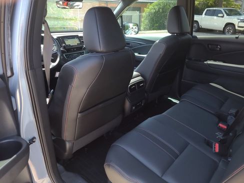 Used 2024 Honda Passport TrailSport image 10