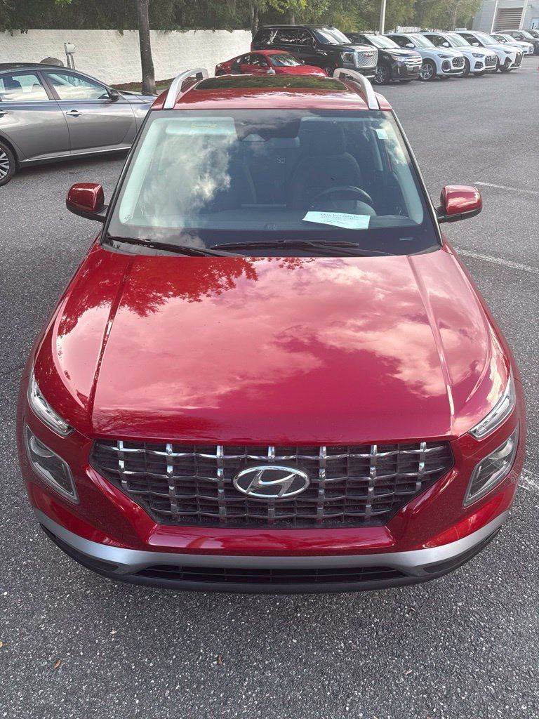 Used 2025 Hyundai Venue SEL FWD image 10