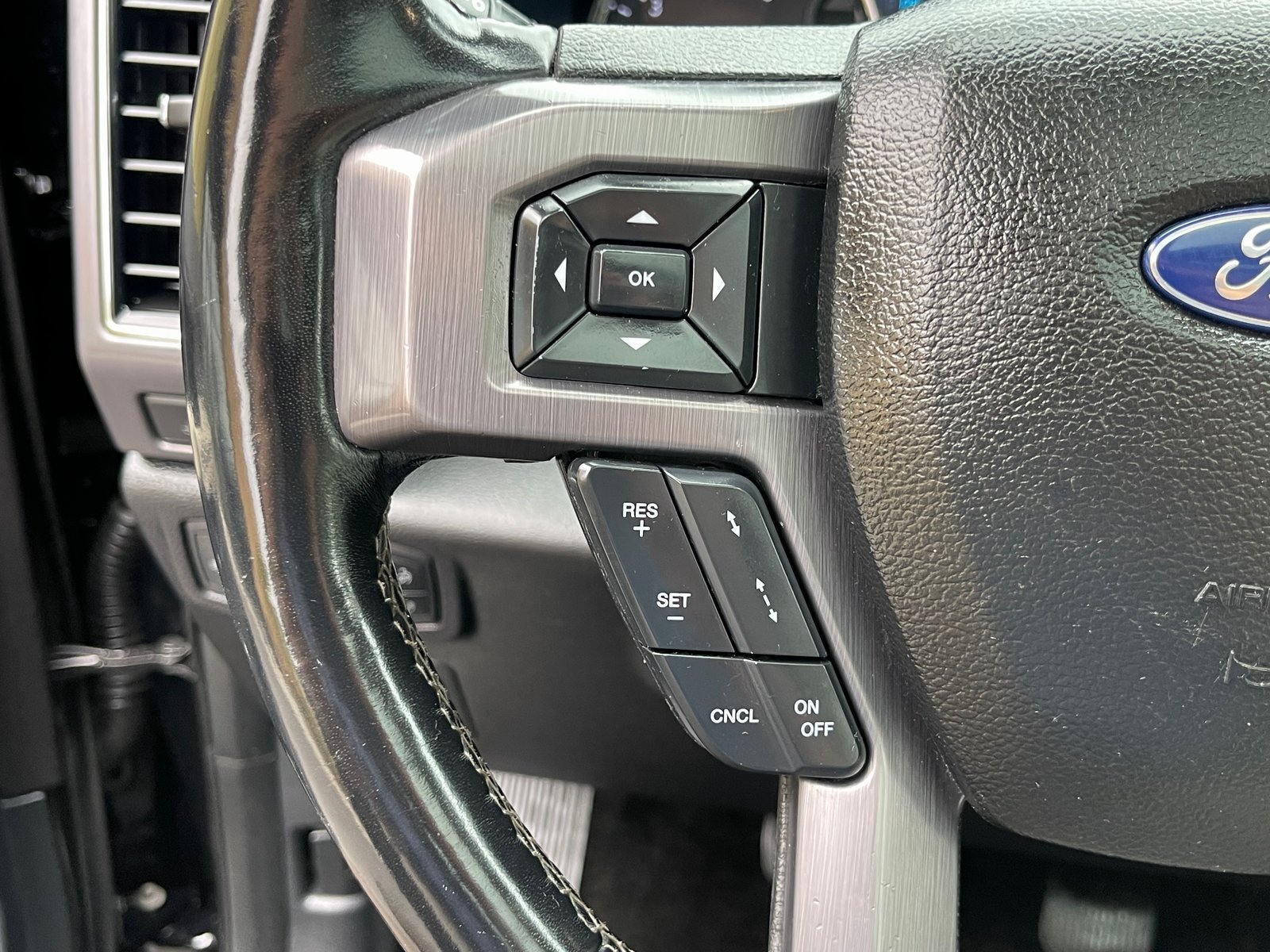 Used 2018 Ford Expedition Max Platinum AWD/4WD image 30