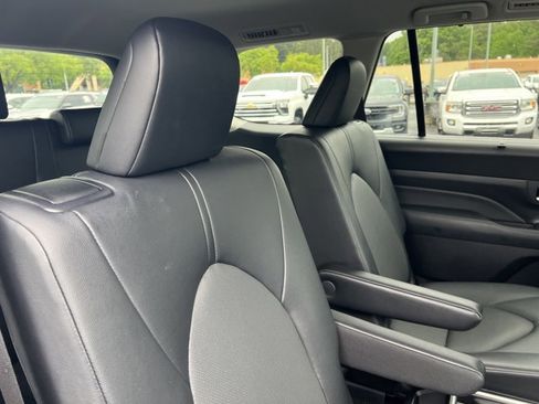 Used 2025 Toyota Grand Highlander FWD image 21