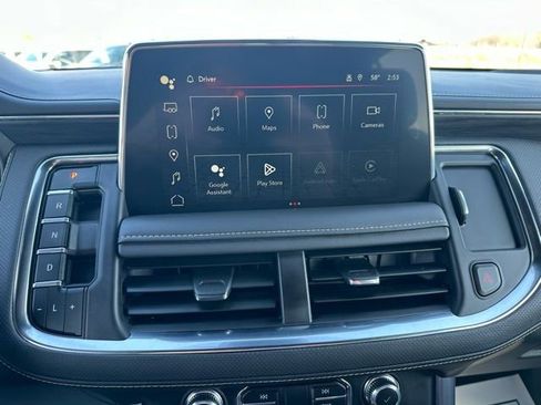Used 2024 GMC Yukon XL SLT AWD/4WD image 29