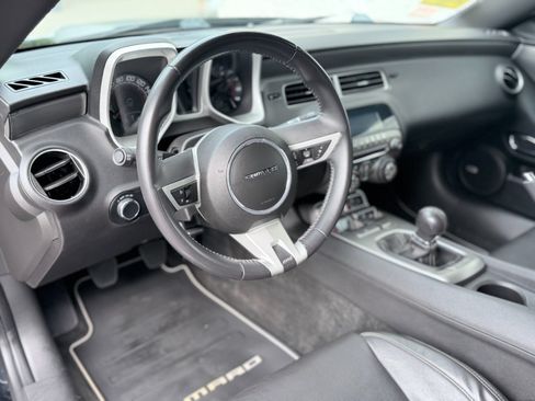 Used 2010 Chevrolet Camaro SS RWD image 11